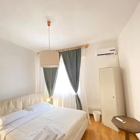 Apartment Home *